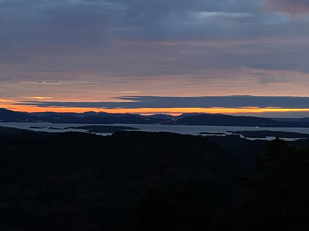 Rester av solnedgangen fra toppen av Klettane