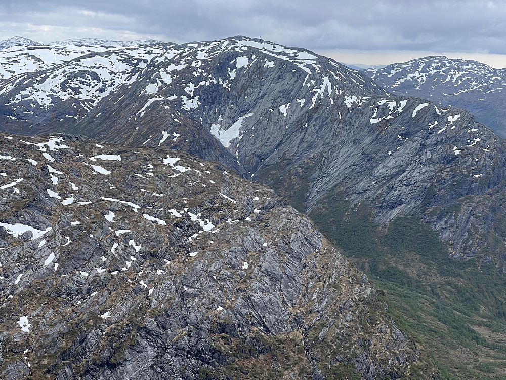 Utsikt mot Sørskarfjellet fra Blånipa