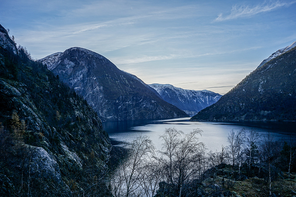 Mot Årdalstangen fra Midtnes