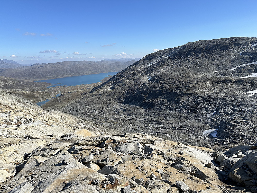 Spesielle moreneformasjoner i dalen fra Koldedalsbreen 