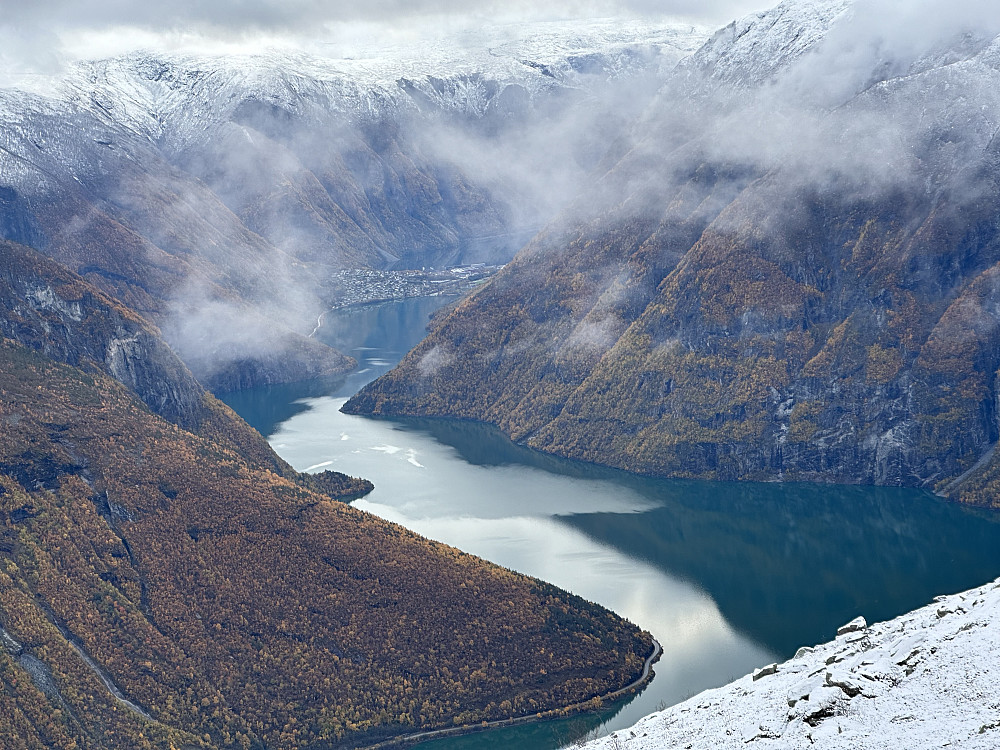 Årdalsvatnet
