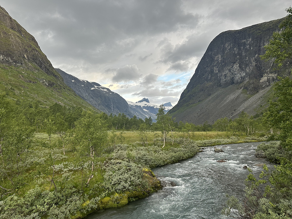 Stølsmaradalen - under skjørtet på Hurrungane