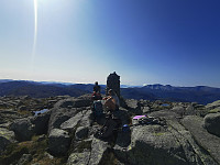 Pause på toppen av Andersfjellet (1211 moh).