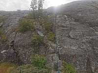 Et av klyvepartiene på stien opp ved Søtefossen.