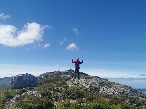 Broderen på toppen av Heimste Synnalandsheia, 350 moh.