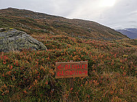 Skiltet mot Bjørsetstølen og -fjellet.