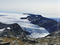 Passerer punkt på Luranuten med fin utsikt mot Rembesdalskåka.