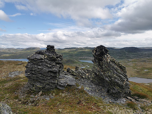 Artig steinformasjon på topp platået.