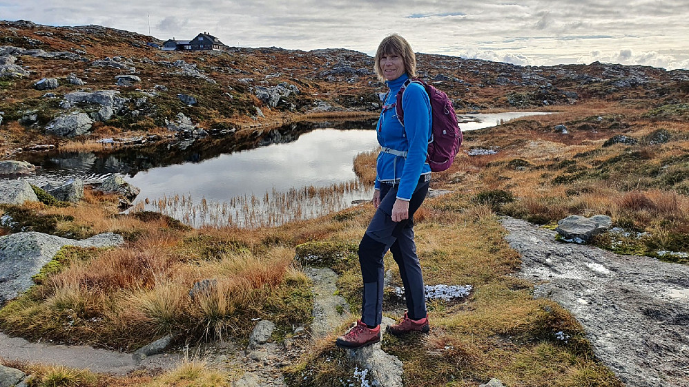 Turnerhytten i bakgrunnen