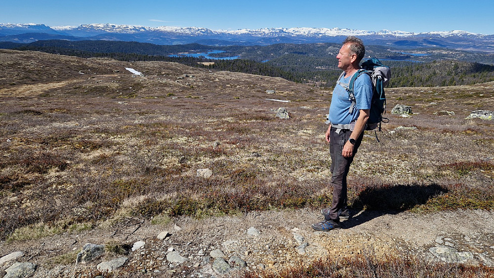 Mot Jotunheimen. Rasletind over hodet til Halvor.