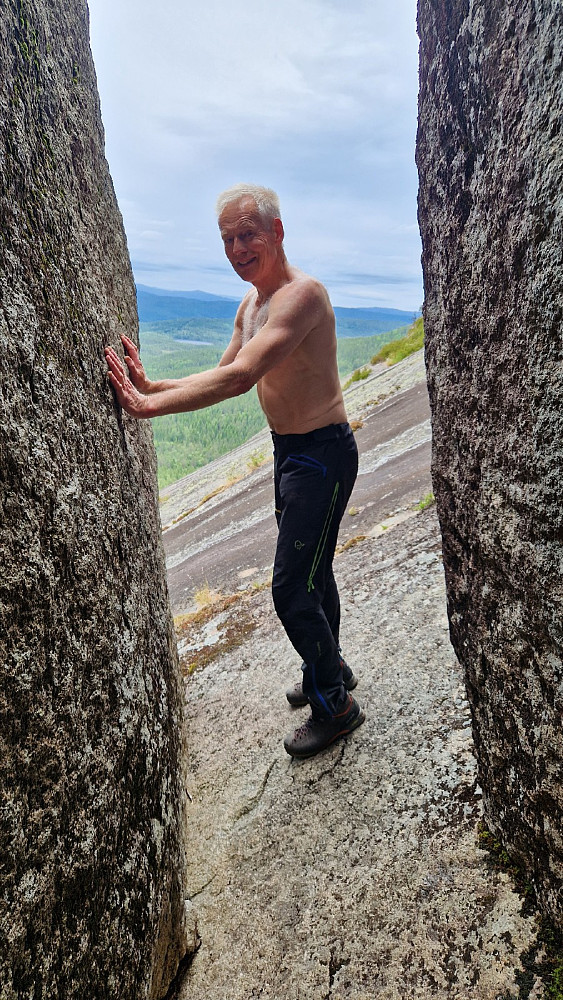 Trond i enden av sprekken.