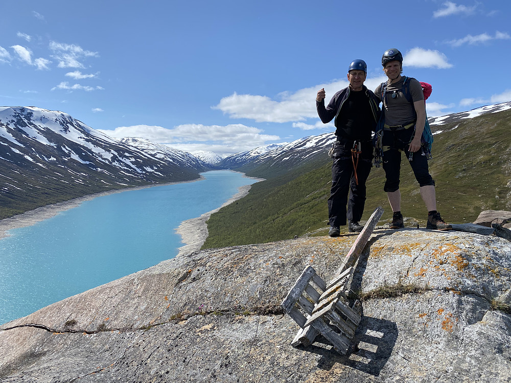 Meg og Sondre på toppen.