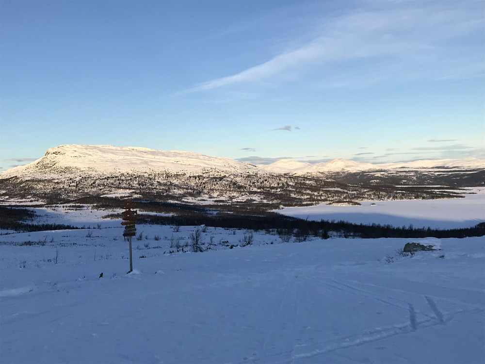 Utsikt til Ongsjøfjellet og Nedre Ongsjøen fra  Vetafjellet