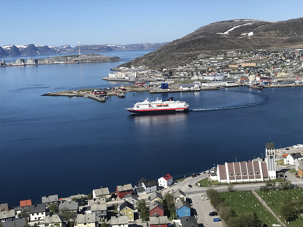Hurtigruta på tur fra Hammerfest