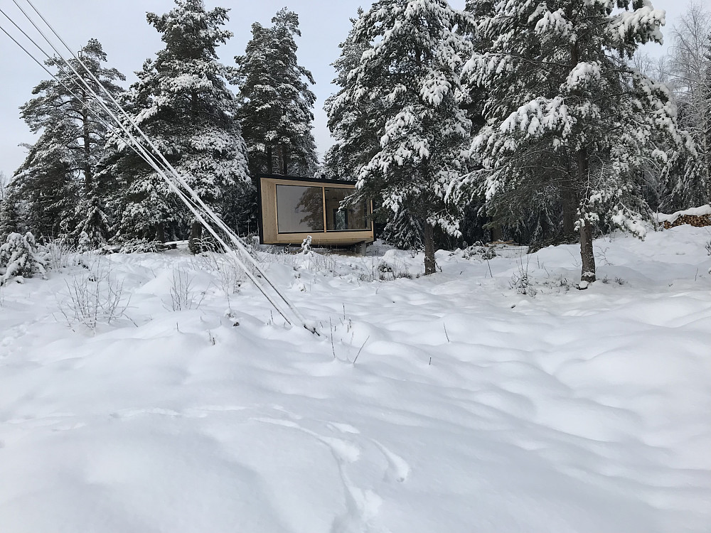 Dagsturhytte dukker opp på Knapphaugen, eller Byhaugen som blir brukt nå.