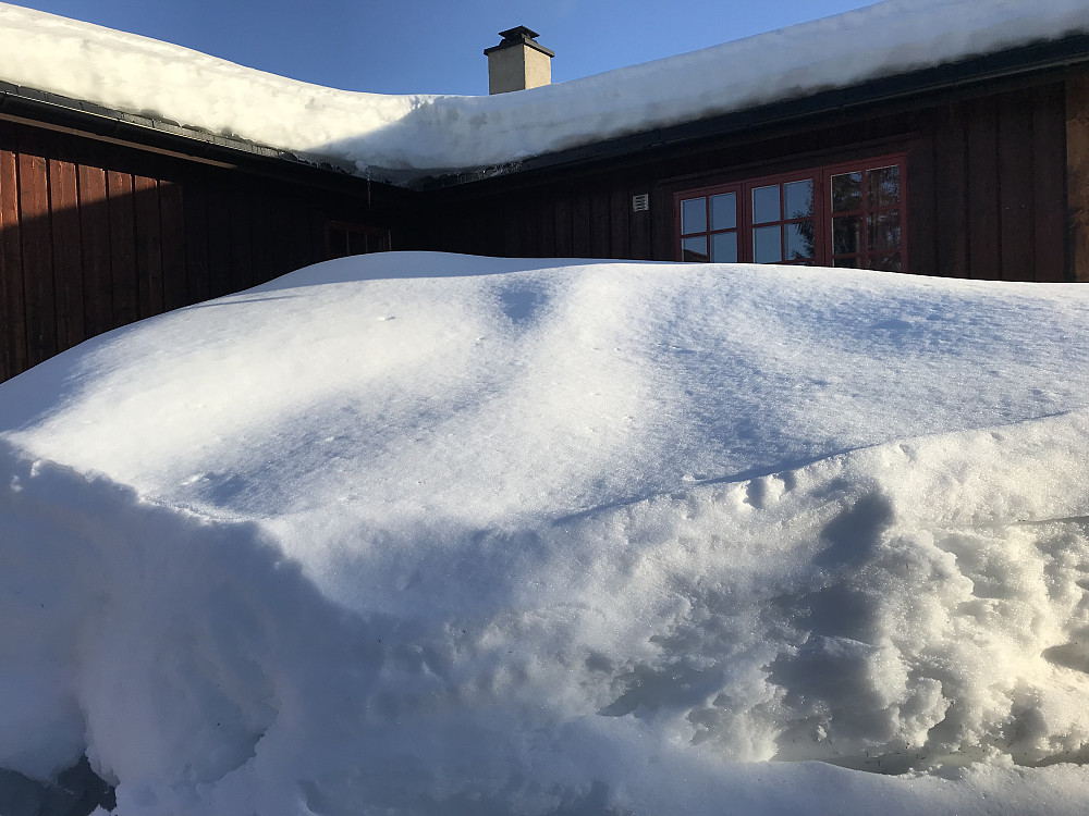 Mye snø enda