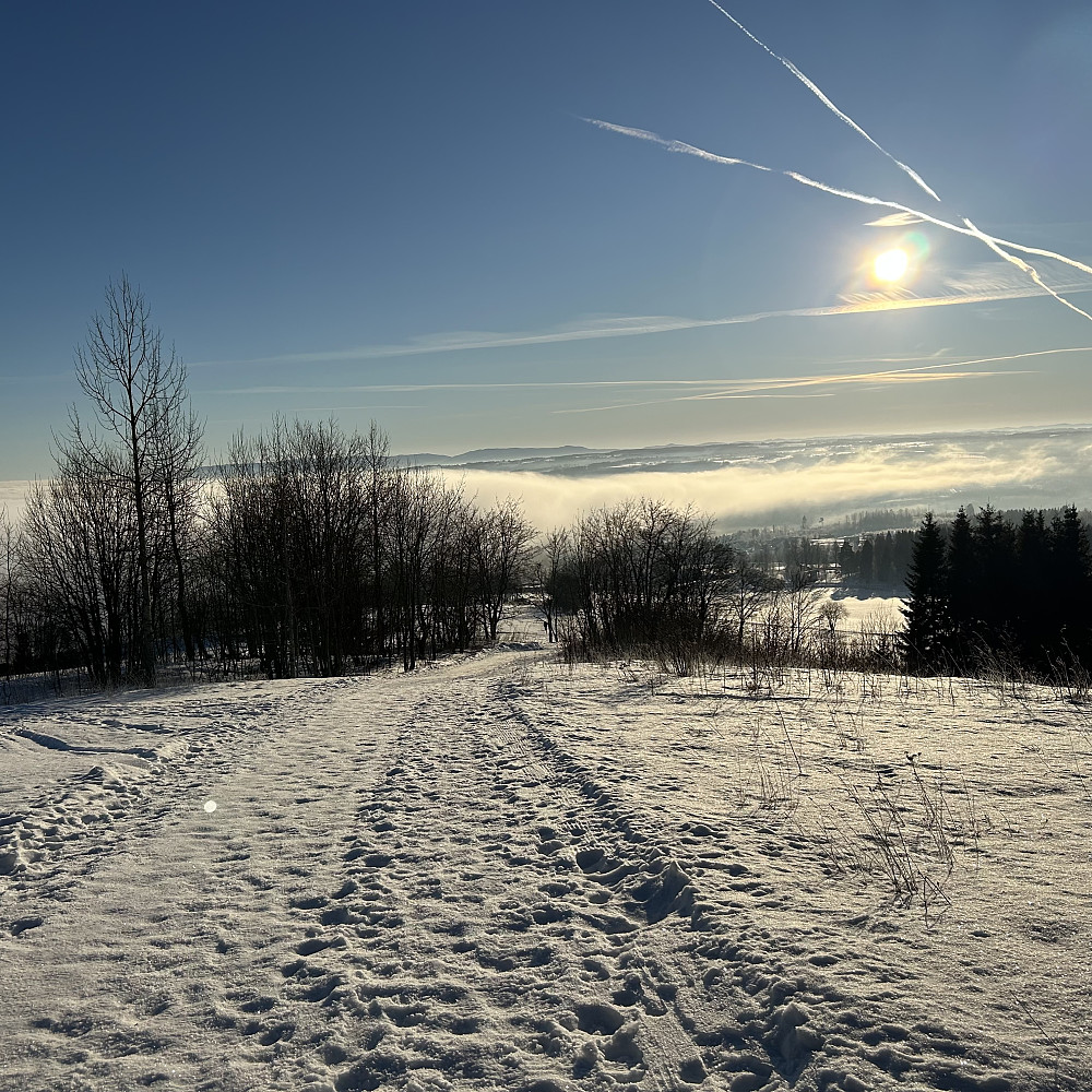 Tåke over Mjøsa og i byen. 