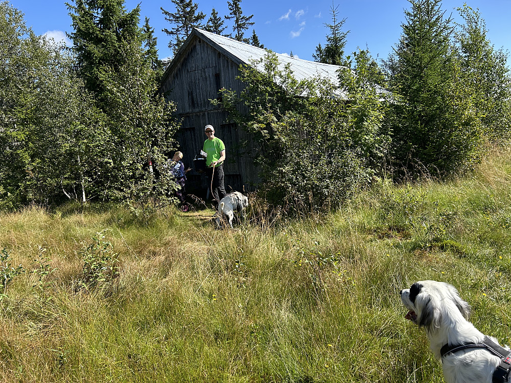 Karoline og Anders har funnet stolpe