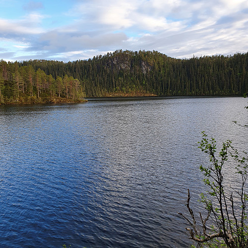 Orvatnet med Orvasskammen i bakgrunn