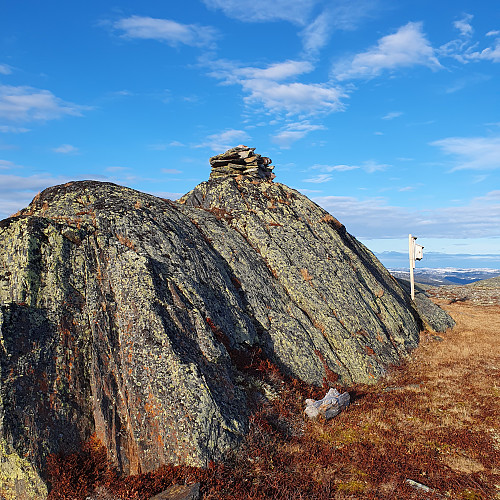 Lite snø på toppen av Svartfjellet i midten av februar.