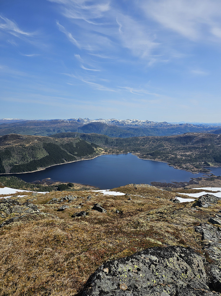 Englivatnet med Møkkelfjellet bak.
