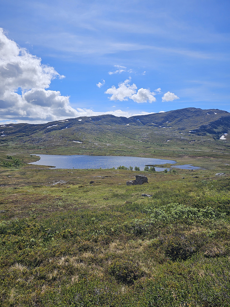 Gisnatjønna, Trollfoten og Trollhøtta