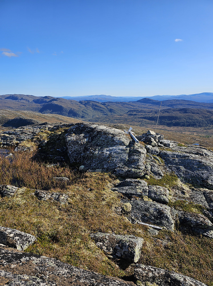 Knippelfjellet. Resfjellet midt i bildet.