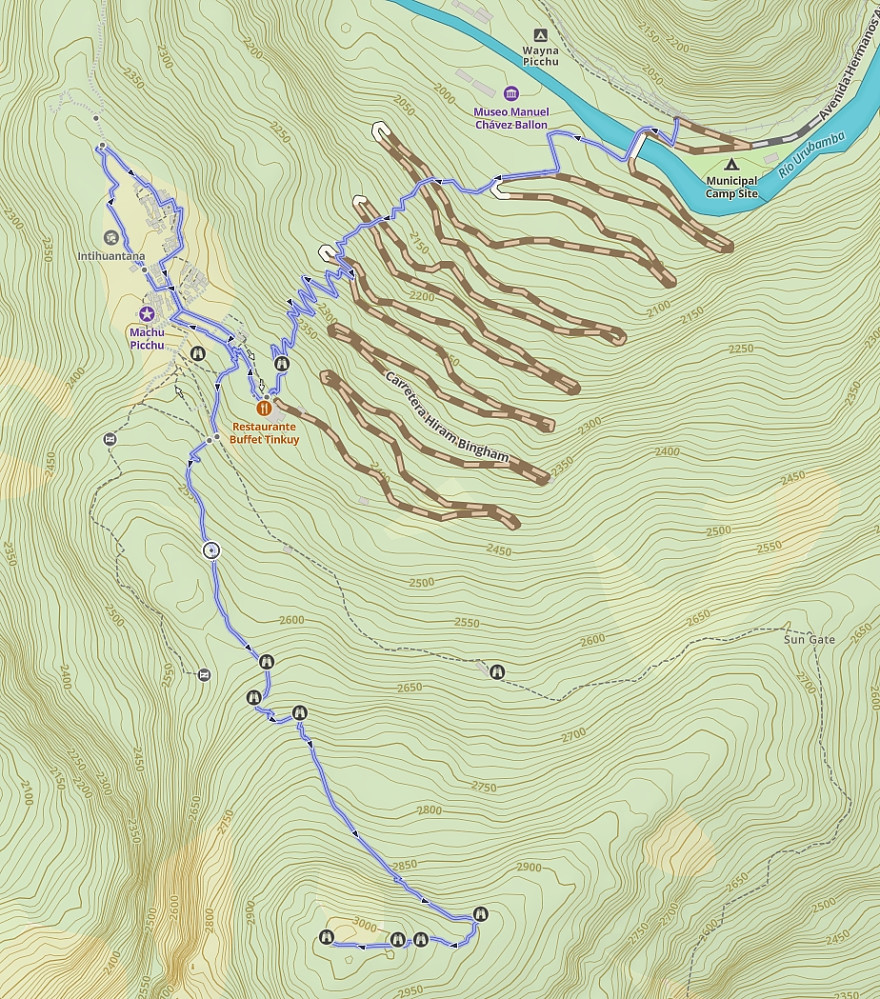 Ruta (blå strek) vi gikk fra bunn av dalen til fjelltoppen over Machu Picchu - 1110 høydemeter på 5 kilometer