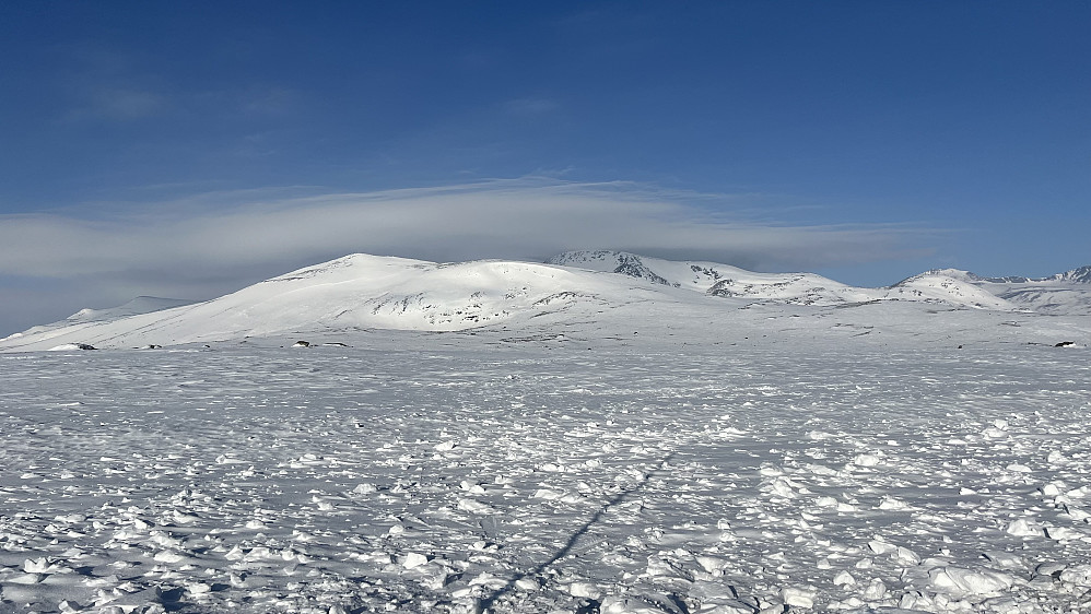 Mot Rasletinden 2105 moh fra Valdresflye 1389 moh