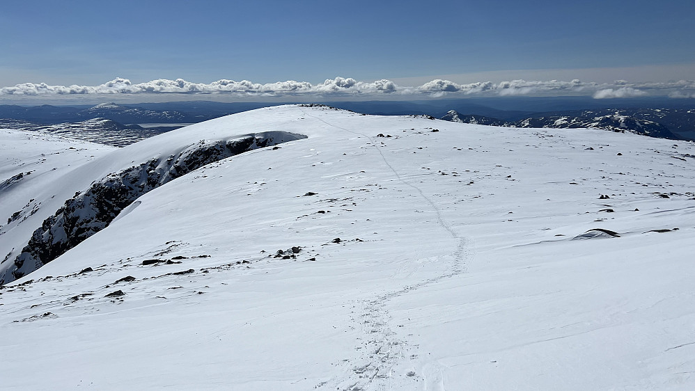 På Kalvehøgde Ø2 (2088 moh) kom trugene på. Da ble sporet etter meg veldig tydelig