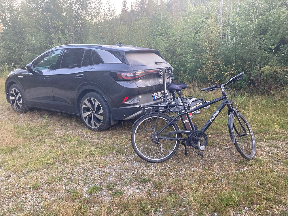 Bilen parkerte jeg ved bom Eikjedalen.