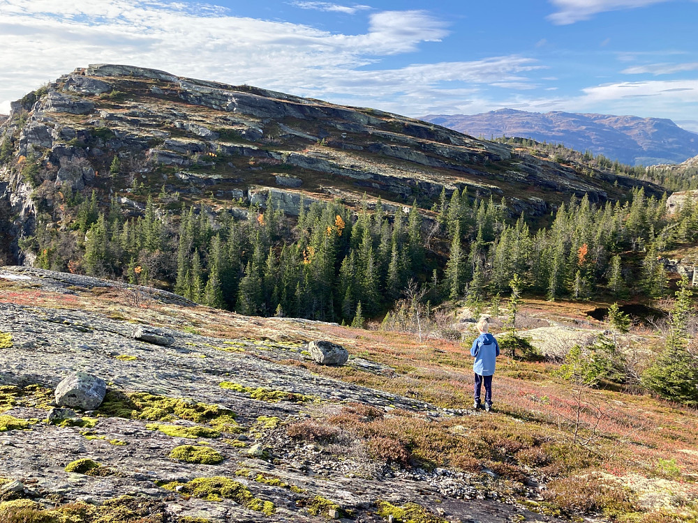 Skagsåsen Øst er neste topp vi skal opp på.