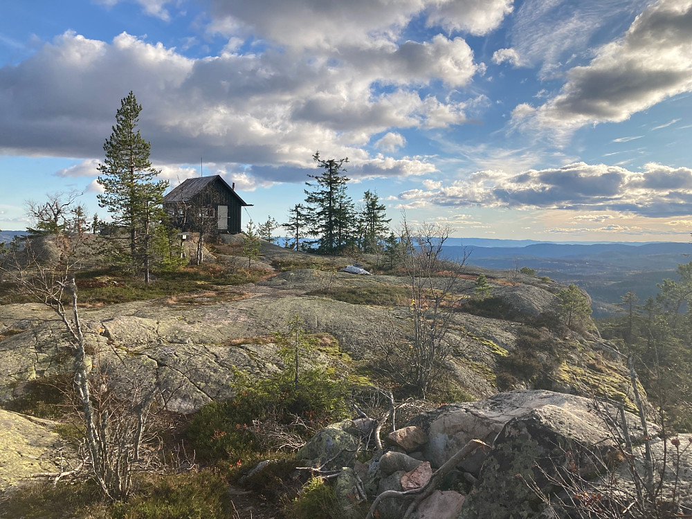 Solveggen på Kongsgårdskollen var høydepunktet på denne turen med god utsikt sørover.