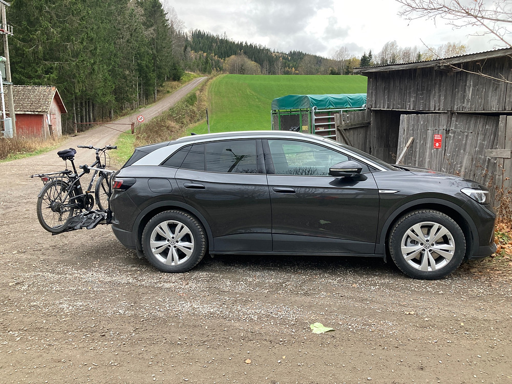 Parkering på Røine. Har pleid å starte skiturer til Breili herfra.