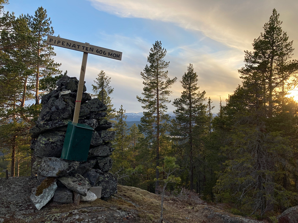 Toppen av Pipenatten i fint lys.