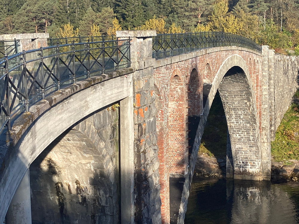 Kanskje den fineste broa i Norge