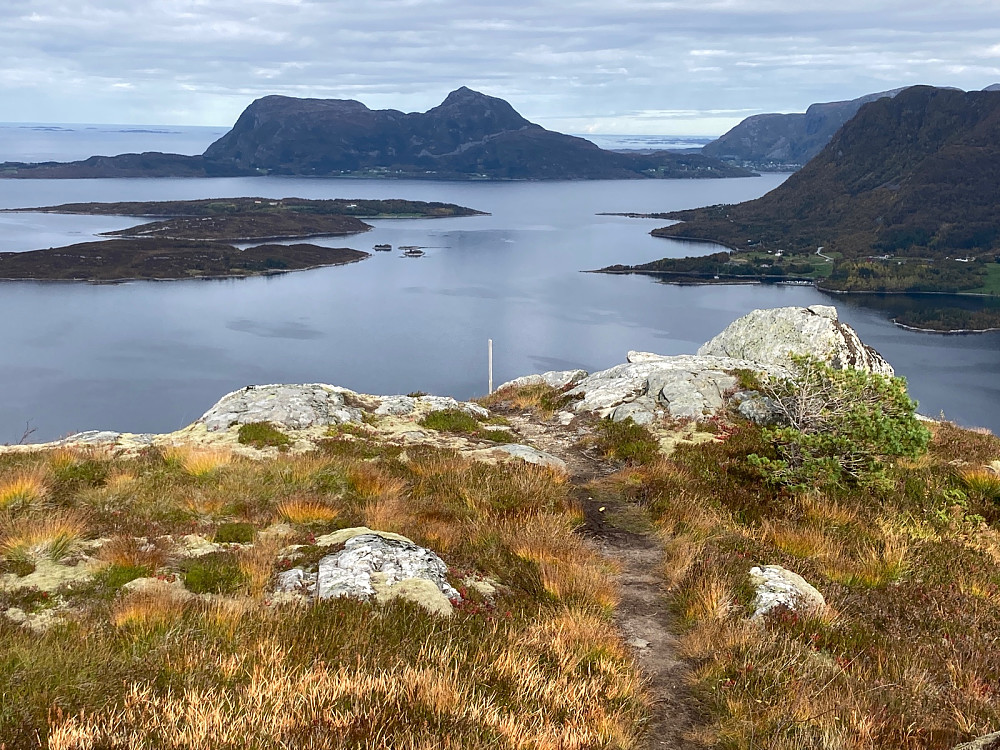 Utsikt mot Midøya.
