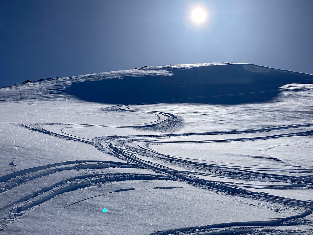Mine bredbente svinger ned fra Systerskardfjellet.