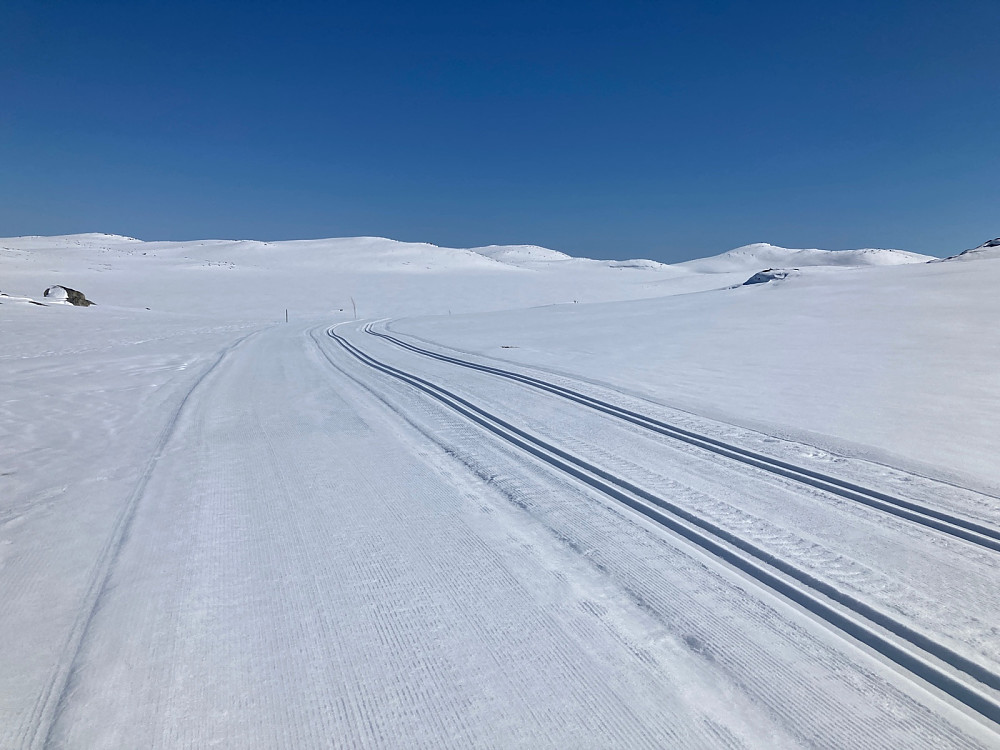 Første blikk mot Fjellbunuten helt til høyre.