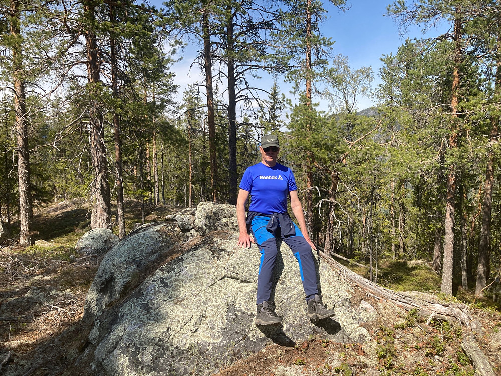 Undertegnede sitter rett i ryggen på Deighovd :-)