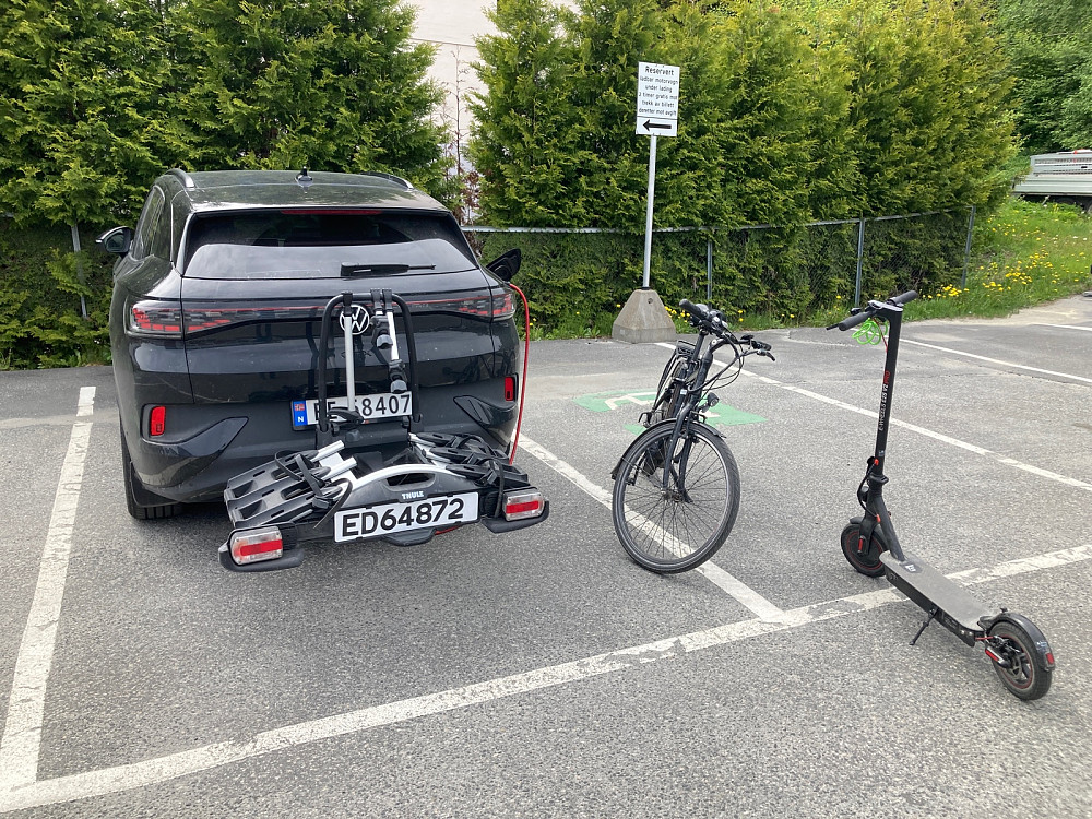 Vi kom oss til Drøbak sentrum på hver vår elektriske doning.