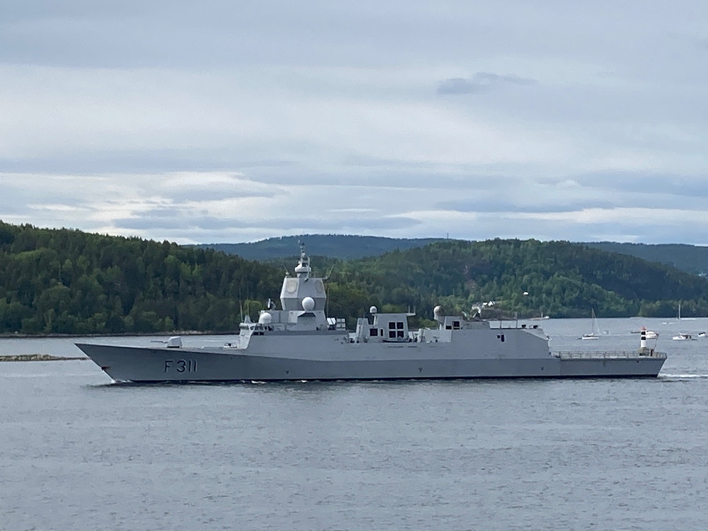 KNM Roald Amundsen
