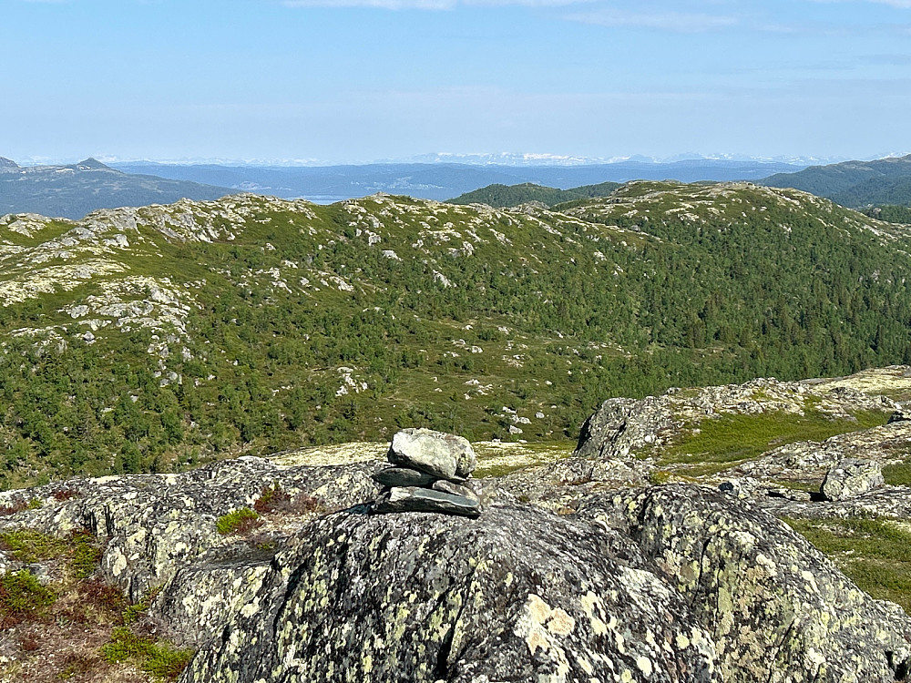 Utsikt nordover mot blant annet Reineskarvet.