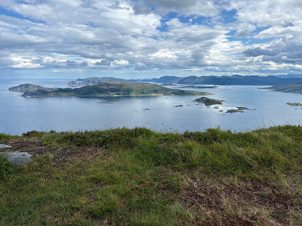 Nordover langs Sunnmørskysten.