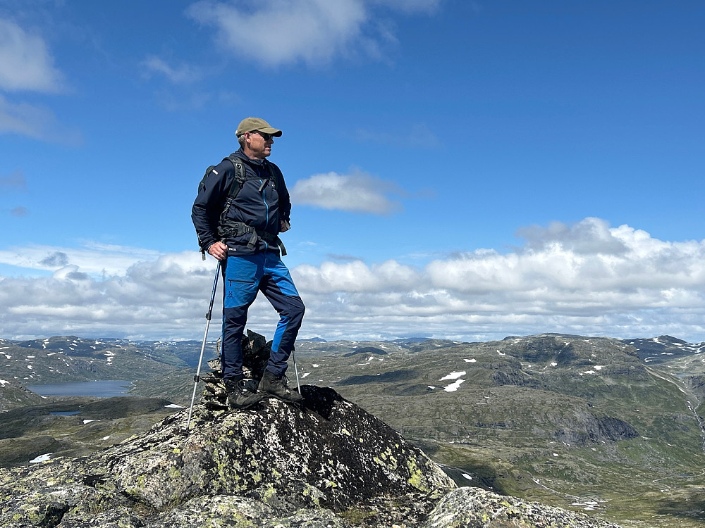 Jeg på "Godfjell Vest" med utsikt over mot Aurland.