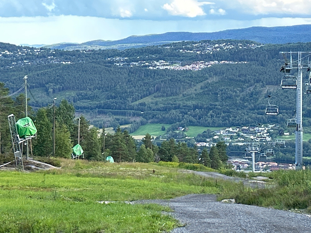Utsikt fra øverst i slalåmbakken.