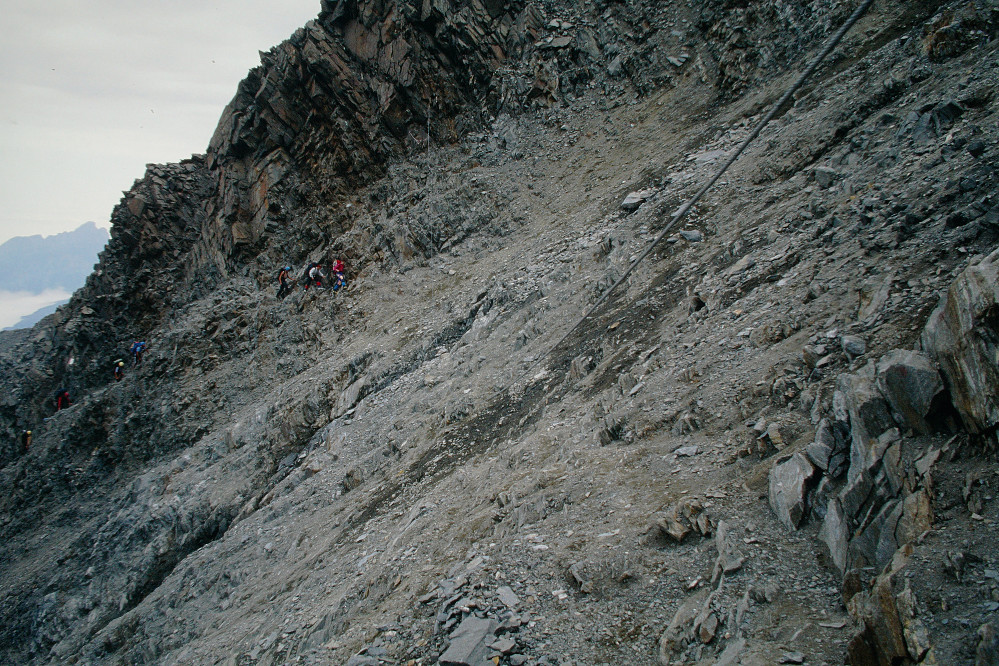 Den farligste passasjen på Mont Blanc turen hvor det går en del steinsprang.