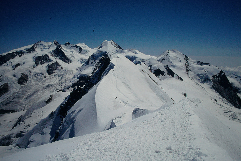 Utsikt fra Breithorn mot Monte Rosa.