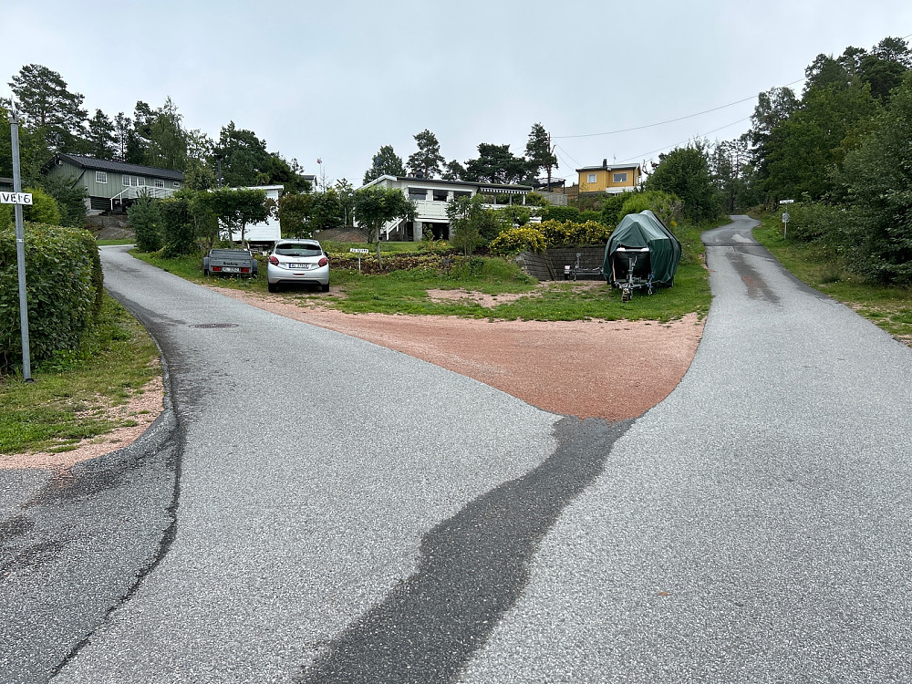 Hytter og båter.