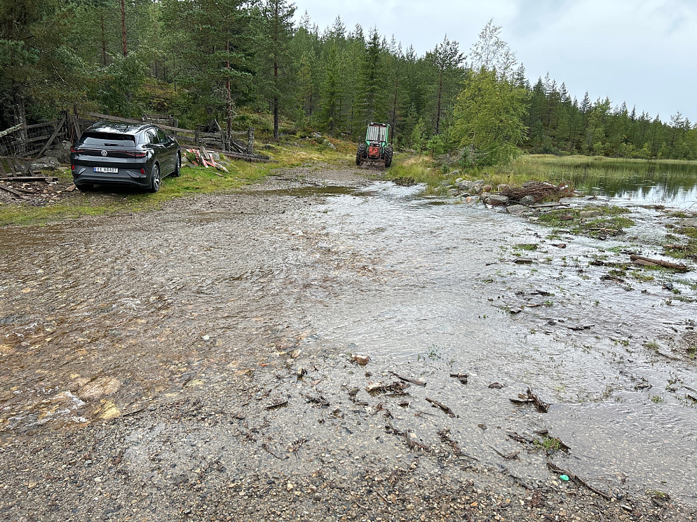 Mye vann som skal ut av Bergdamtjern.